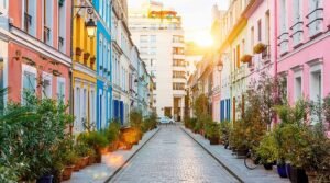 Rue Cremieux - perfect for Paris elopement photography 
